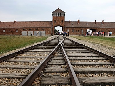 Jednodenní návštěva táborů Auschwitz - Birkenau v Osvětimi